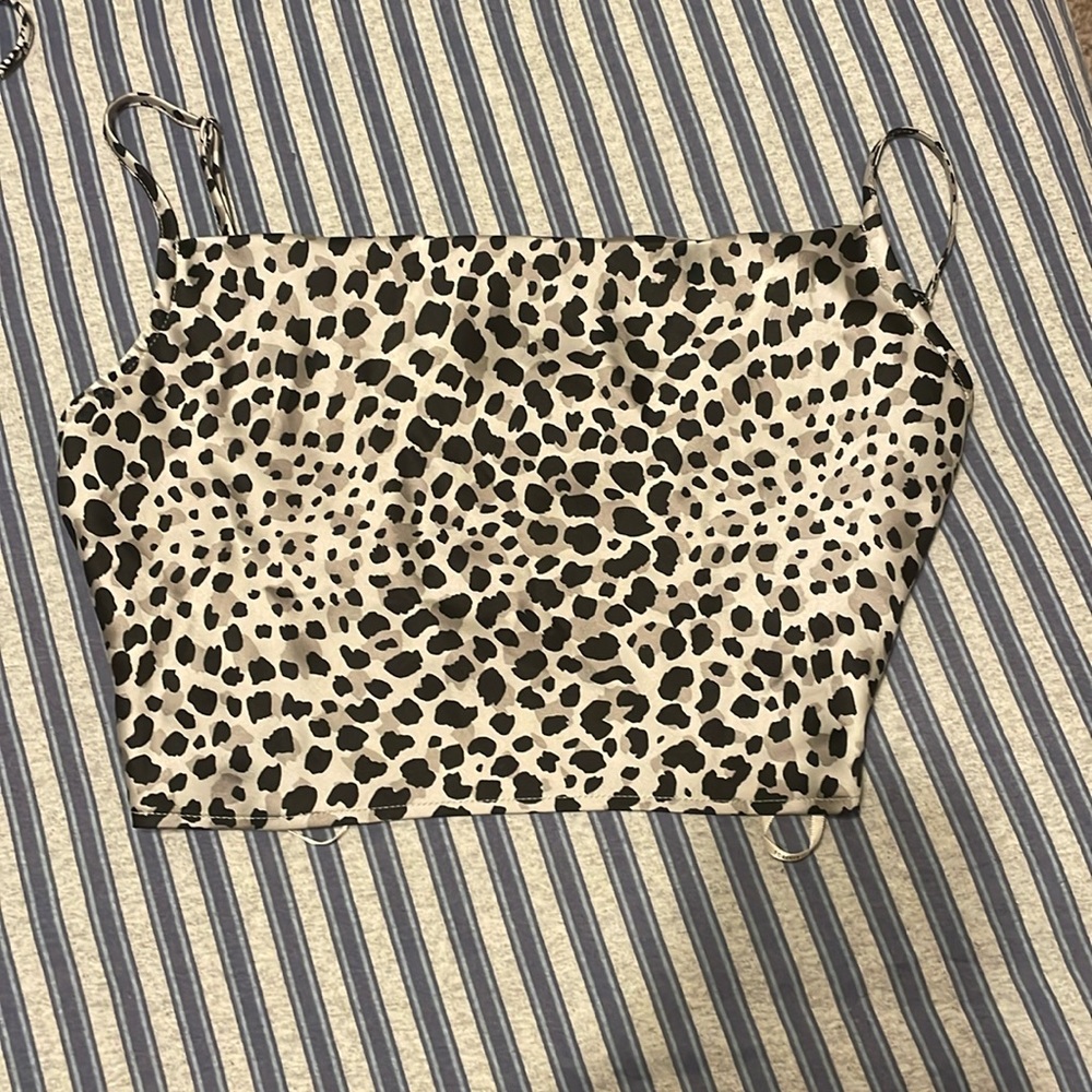 Back zip up cropped top FOREVER 21
